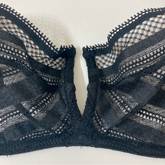 Victoria’s Secret Black Sheer Lace Plunge Unlined Underwire Bra 32C Coquette - Picture 4 of 11